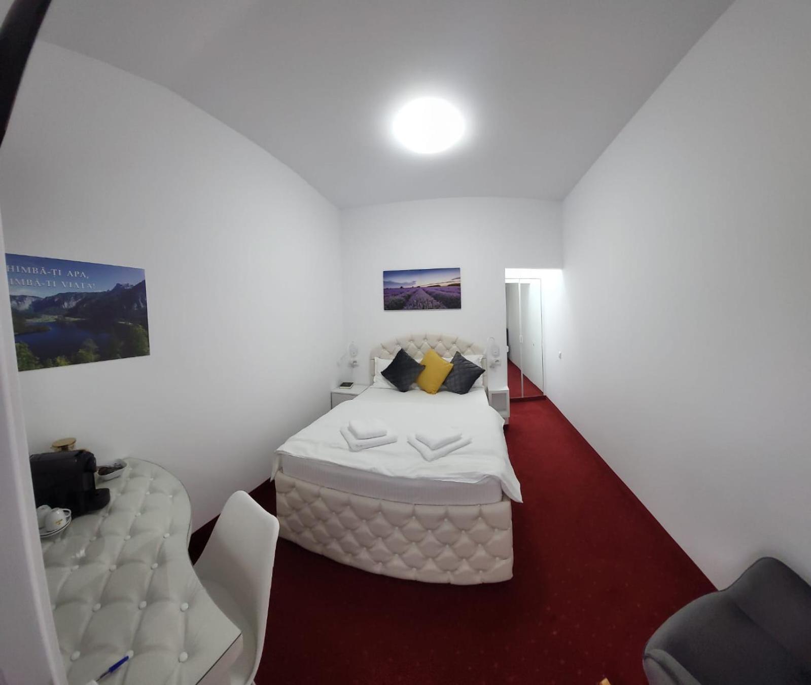 ホテル Royal Park Complex Bascov エクステリア 写真